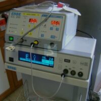 47034-BISTOURI MONO ET BIPOLAIRE ERBE ICC 200 AVEC MODULE ARGON APC 300 RENOVE